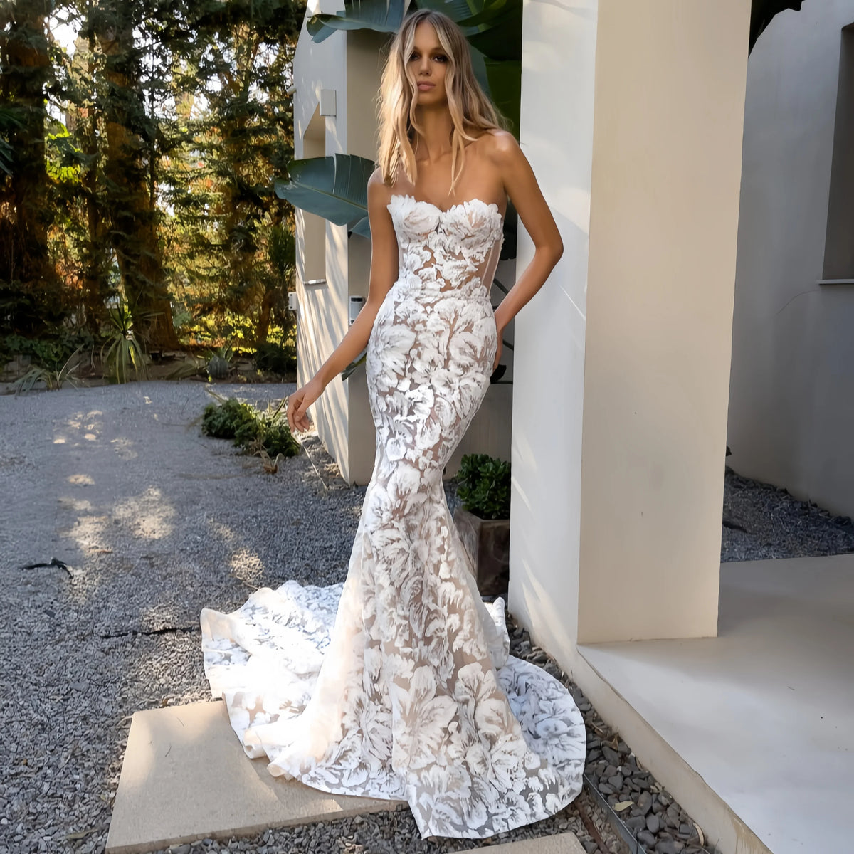 Customized White Mermaid Lace Embroidery Prom Dresses Strapless Sleeveless vestidos de noche Court Train Wedding Party
